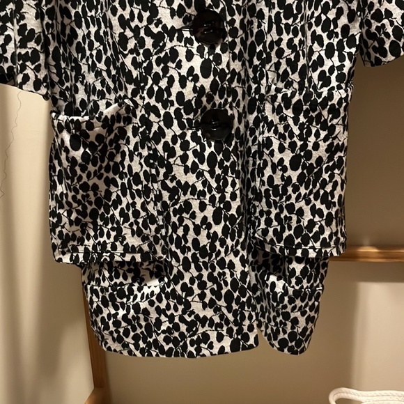 Joseph Ribkoff Oversized Leaf Design 3/4 Sleeve Crowl Neck Coat - Picture 4 of 5